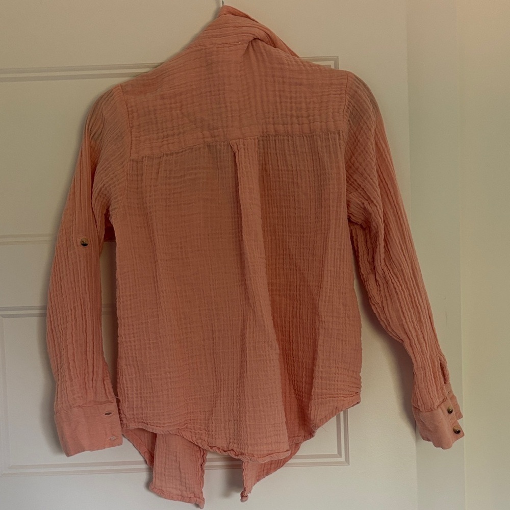 Japna Women's Coral Button-Down Shirt - Picture 8 of 11